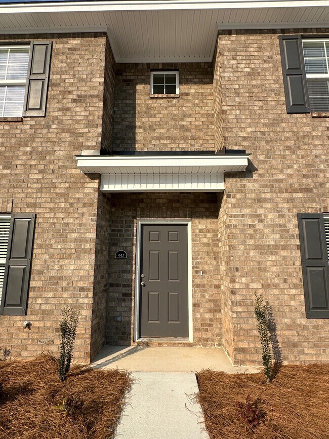 Foto del edificio - 443 3rd Loop Rd