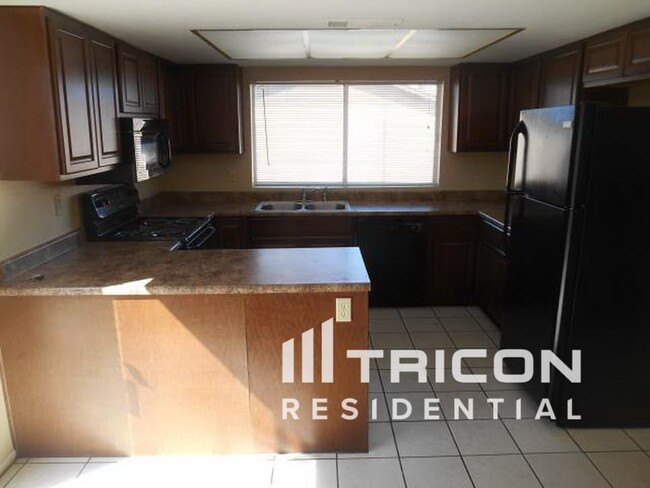 Foto del edificio - 4660 N 75th Ln