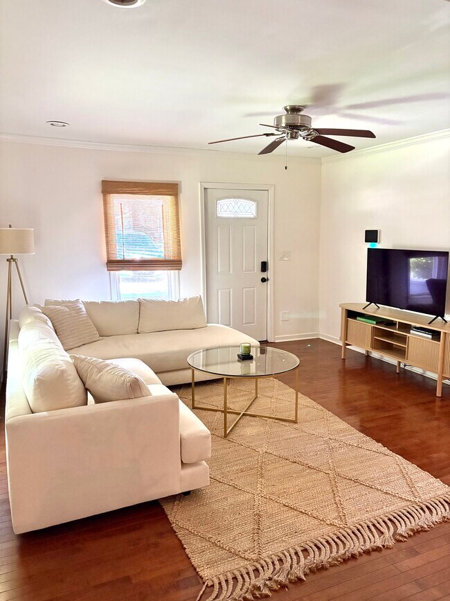Foto del edificio - 1407 Humes Ave NE