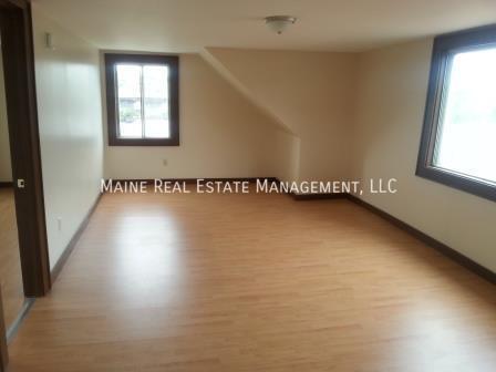 Building Photo - 143 Penobscot St