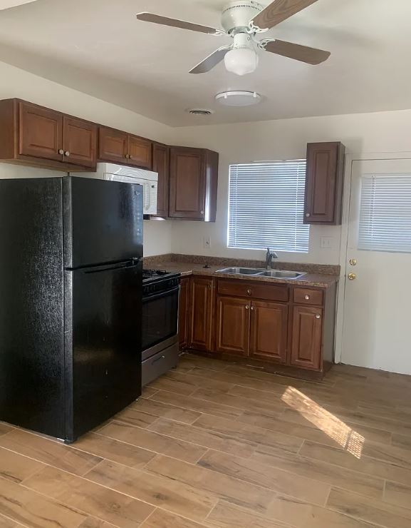 Foto del edificio - 4729 E 2nd St