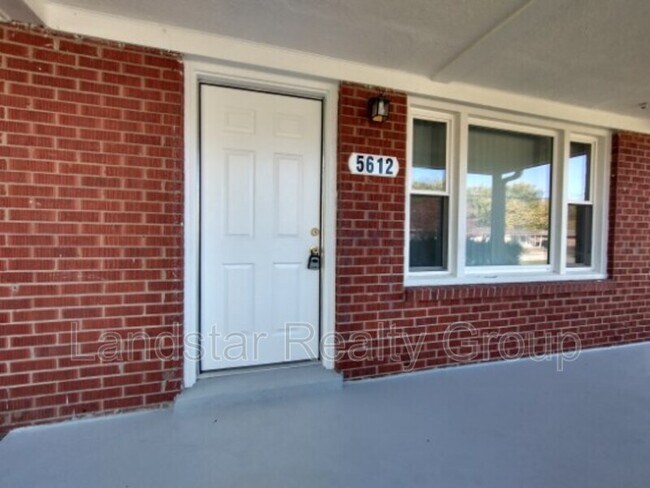 Foto del edificio - 5612 Walnut Way