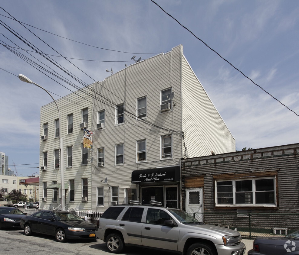 Primary Photo - 11 47th Rd