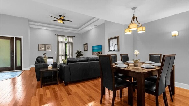 Building Photo - 14590 Damai Ln