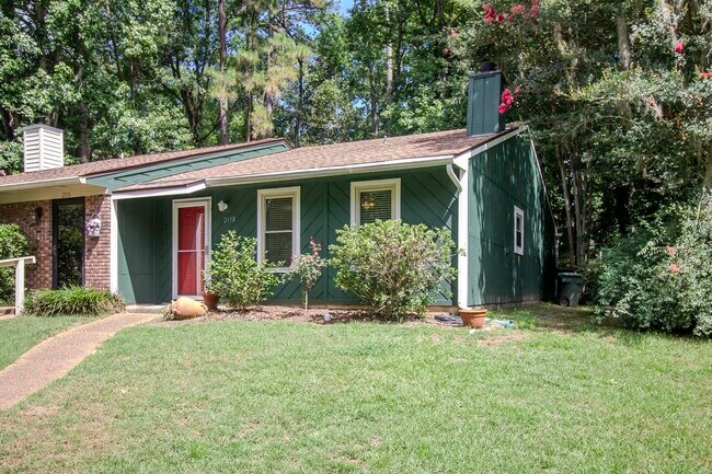 Building Photo - 2118 Victory Garden Ln