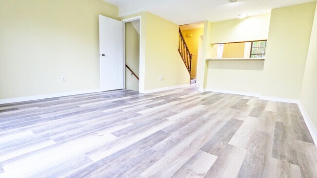 Foto del edificio - 534 E Graham Pl