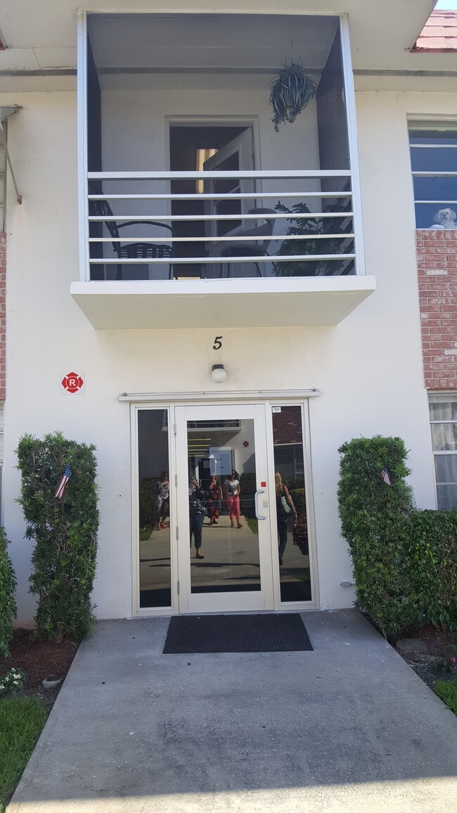 Foto del edificio - 3550 NW 8th Ave