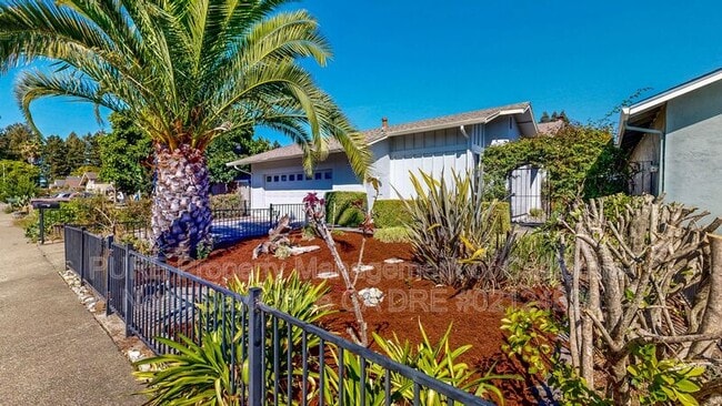Building Photo - 6474 Sequoia St