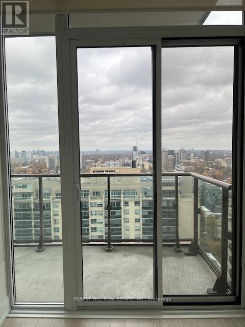 Photo du bâtiment - 310 Tweedsmuir Ave