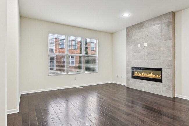 Foto del edificio - 905 Times Square Dr