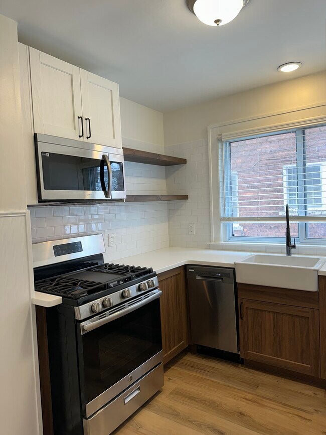 Cocina - 240 E Marshall St