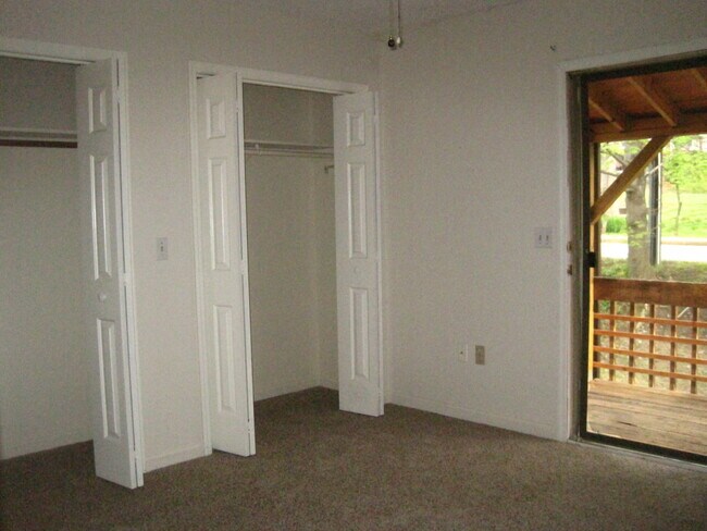 Foto del edificio - 204 Laurel Cir Dr