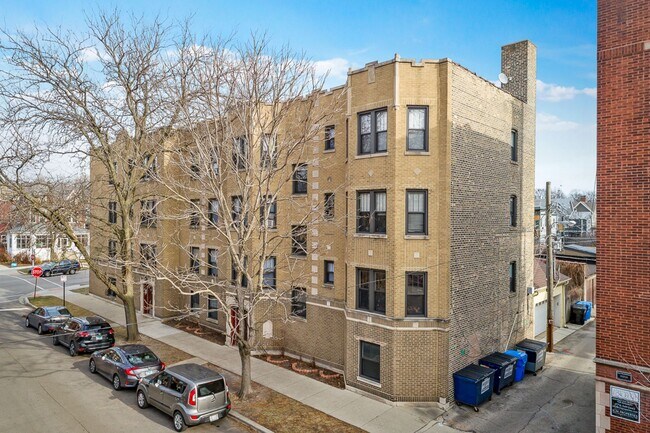 Building Photo - 4547 N Leavitt St