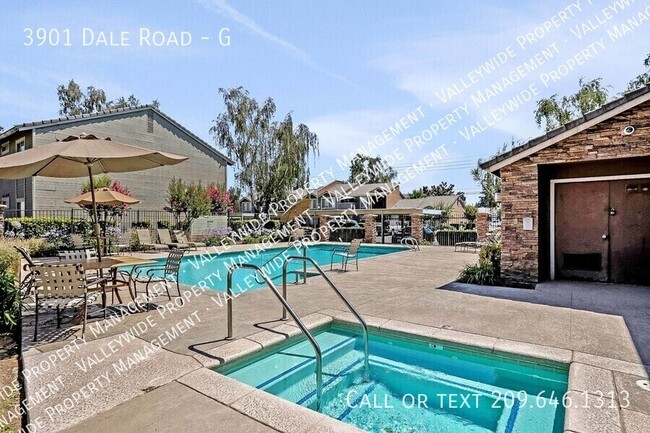 Building Photo - Modesto 2 Bedroom 2 Bath Condo "Parkview V...