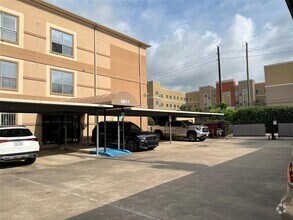 Building Photo - 6611 W Sam Houston Pkwy S