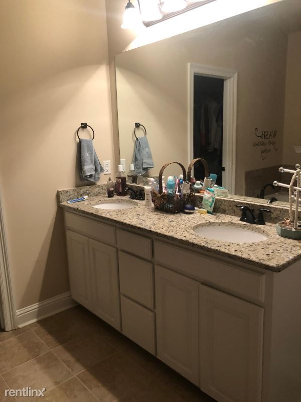Building Photo - 4 br, 2 bath House - 6379 Yatton Dr