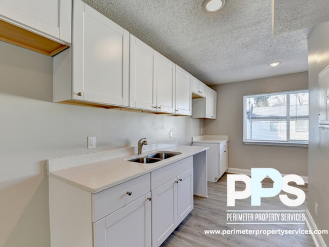 Photo - 390 W Lake Ave House