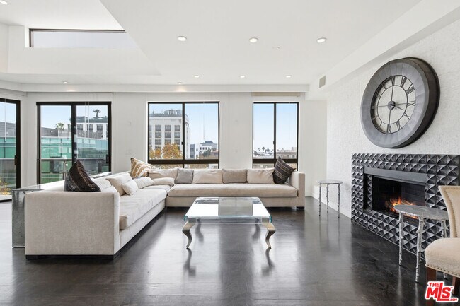 Foto del edificio - 121 Canon Dr