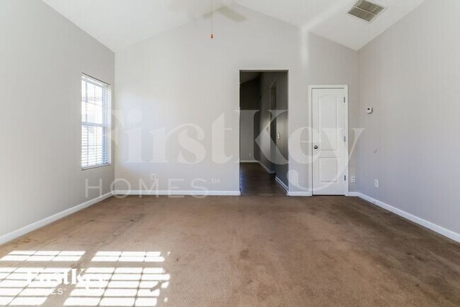 Building Photo - 1252 Clearwater Dr