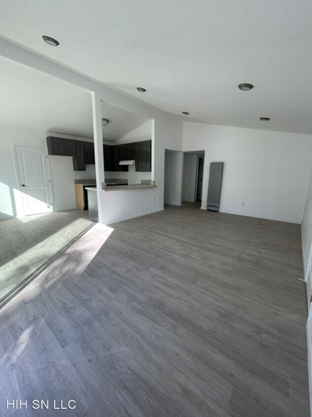Foto principal - 4 br, 2 bath House - 4923 Bunnell