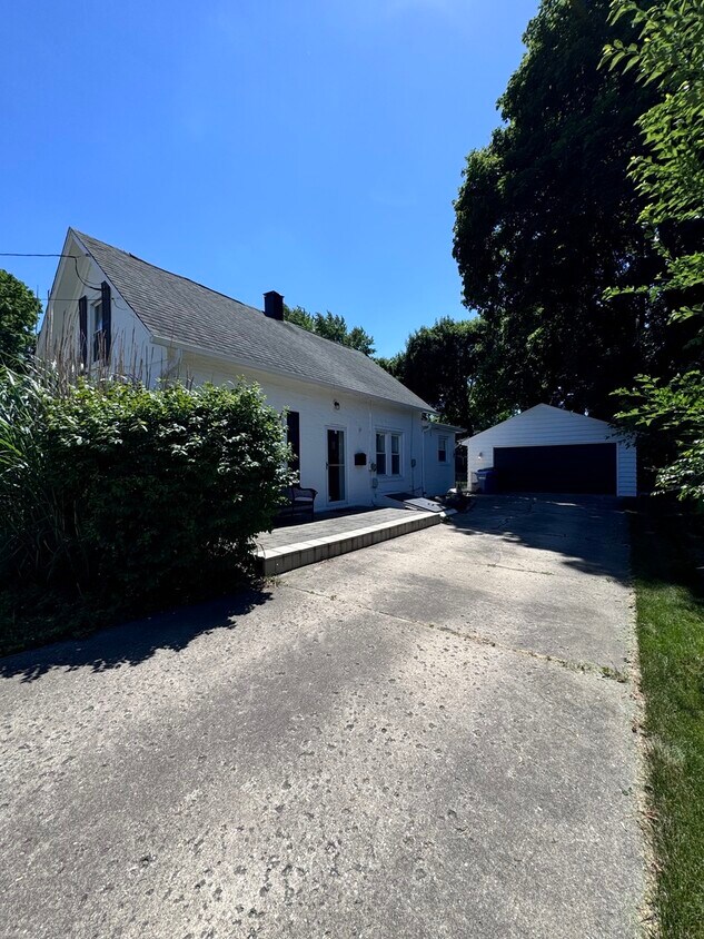 Primary Photo - 315 S 13th Ave