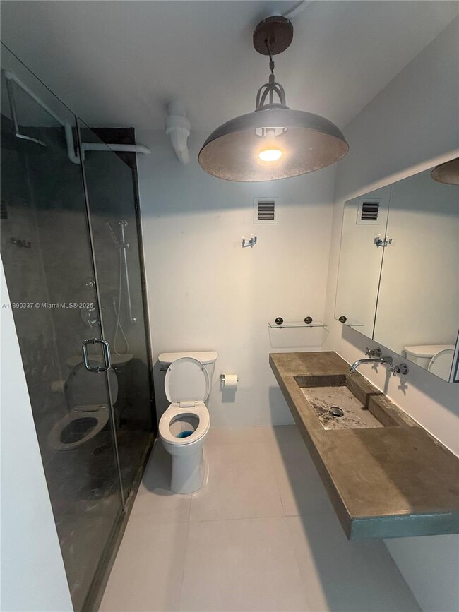 Building Photo - 1200 West Ave