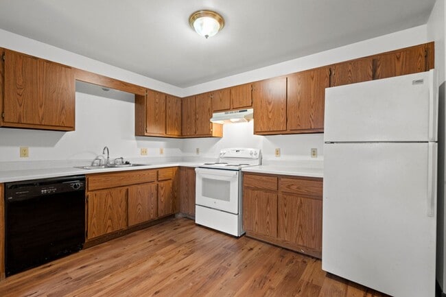 Building Photo - Weston Pines Apartments