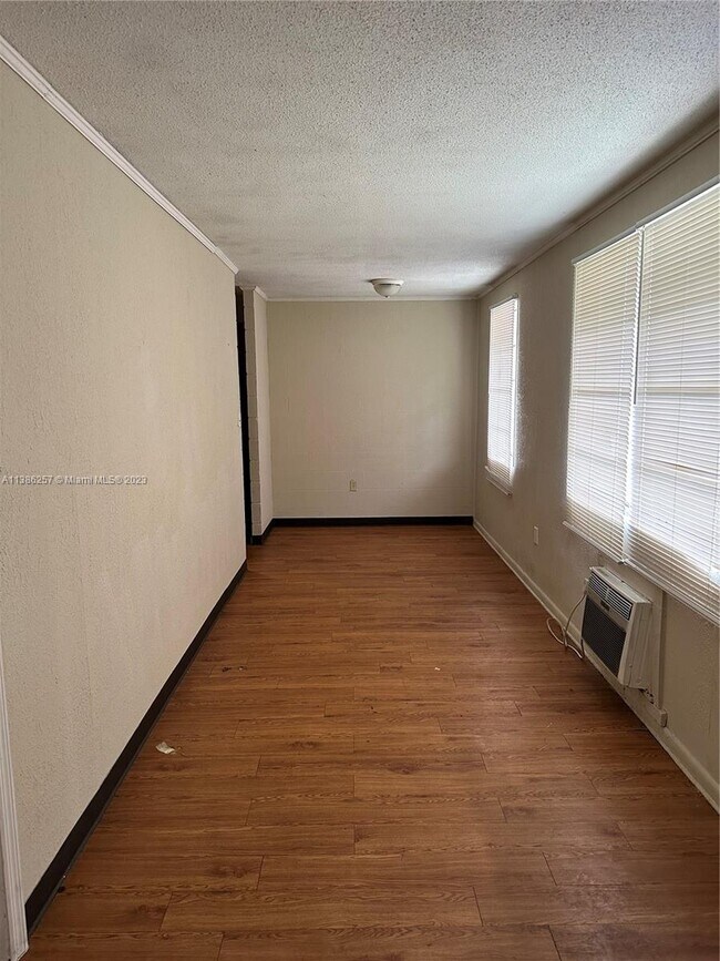 649 W Base St Unit 2, Madison, FL 32340 Room for Rent in Madison, FL