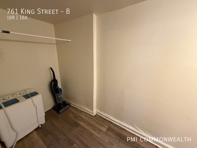 Building Photo - 761 King St