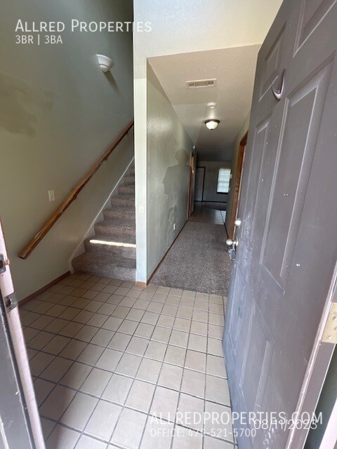 Foto del edificio - $500 OFF 1ST FULL MONTH"S RENT!!  3 Bed 2....