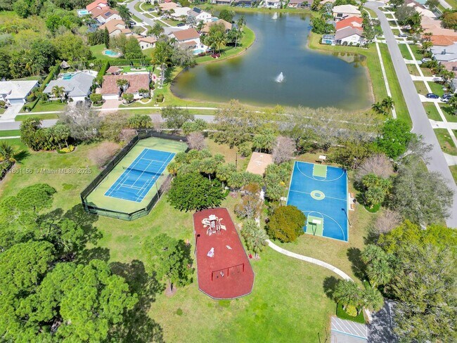 Building Photo - 3833 Cypress Lake Dr