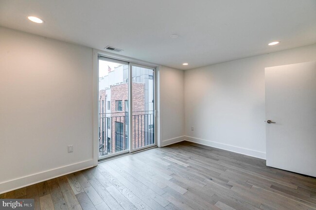 Building Photo - 502 Fairmount Ave