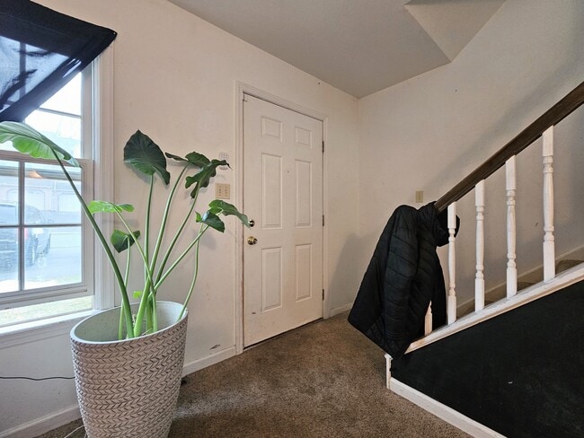 Building Photo - 70 Ironstone Dr