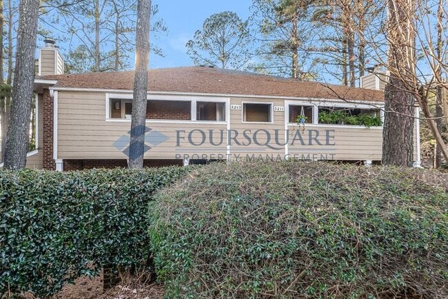 Building Photo - FRESHLY UPDATED CONDO in a PRIME RALEIGH LOCATION! 2 Bed w/ 2 en suite Bathrooms