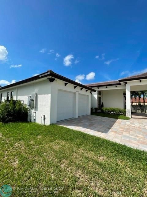 Building Photo - 19200 Belview Dr