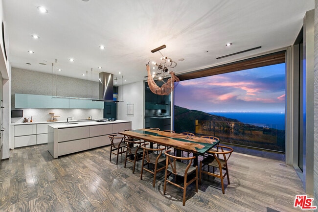 Foto del edificio - 21766 Azurelee Dr