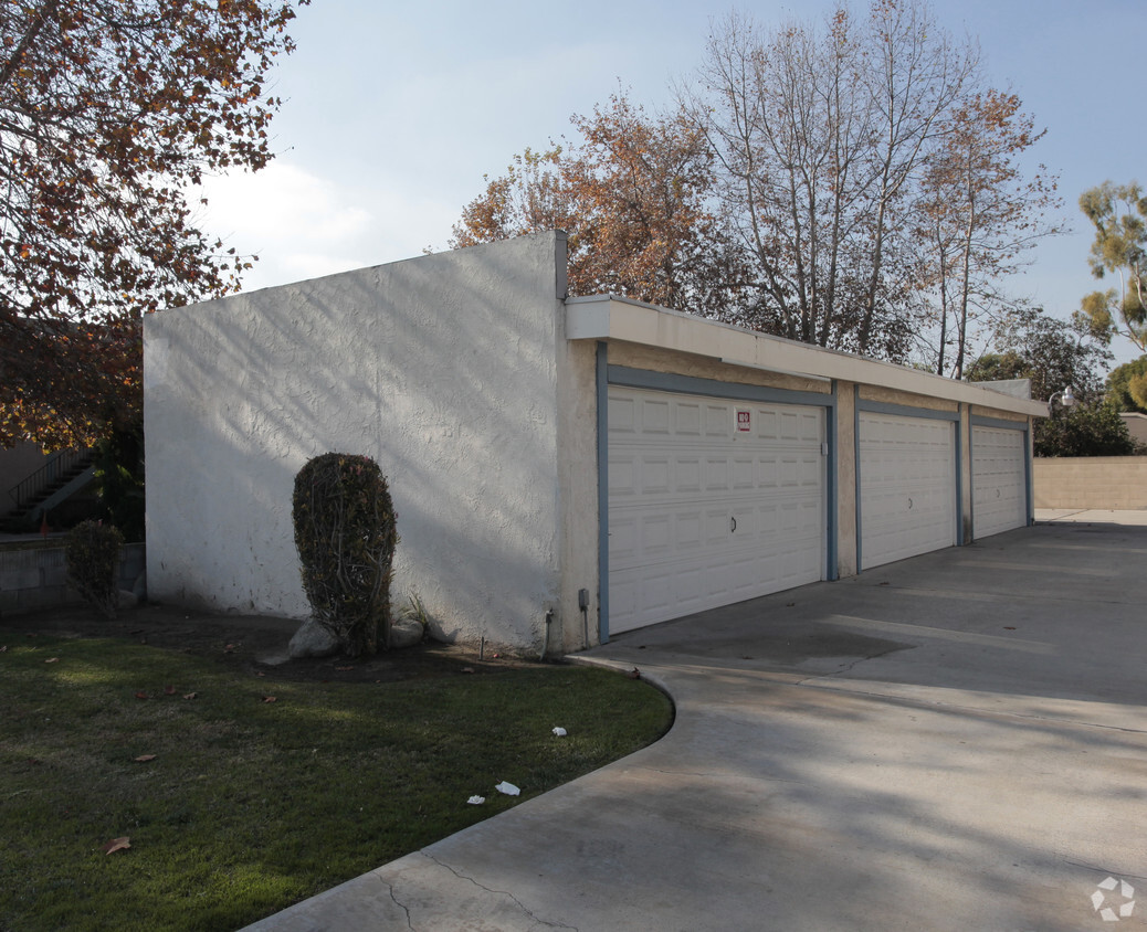 Building Photo - 12571 Adelle St