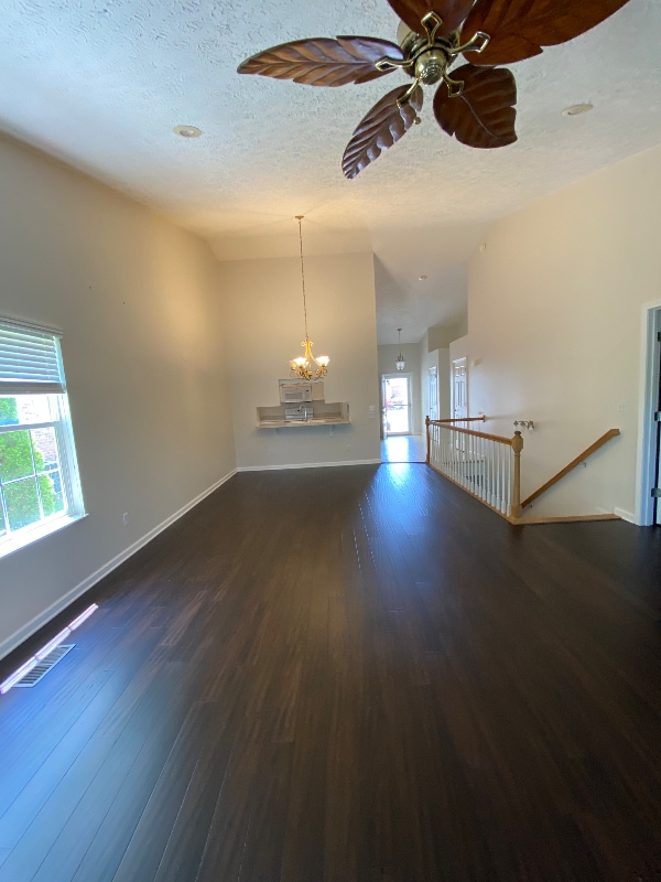 Building Photo - 10 Piney Way