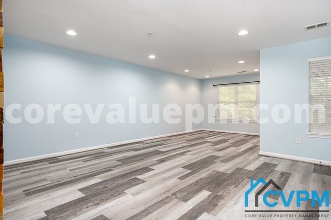 Foto del edificio - 806 Emory Ct
