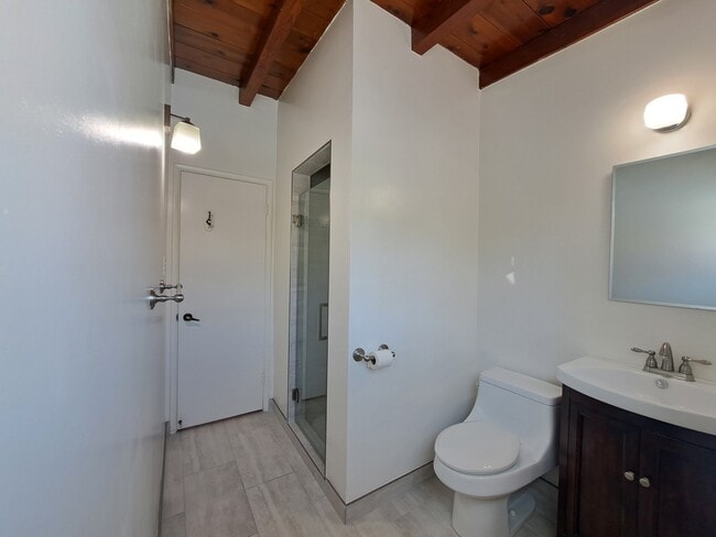 Foto del edificio - 1815 N Edison Blvd