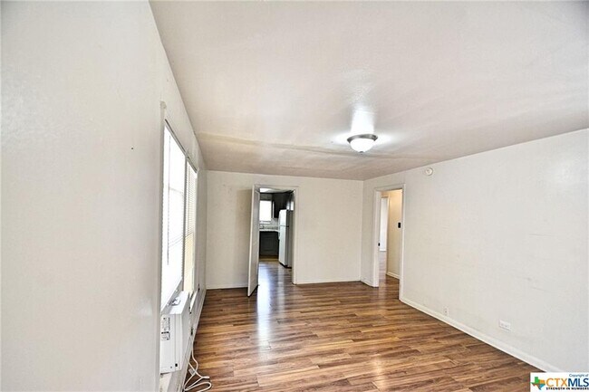 Building Photo - 343 E Faust St
