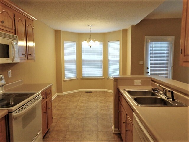 Building Photo - 3823 Angelise Ln