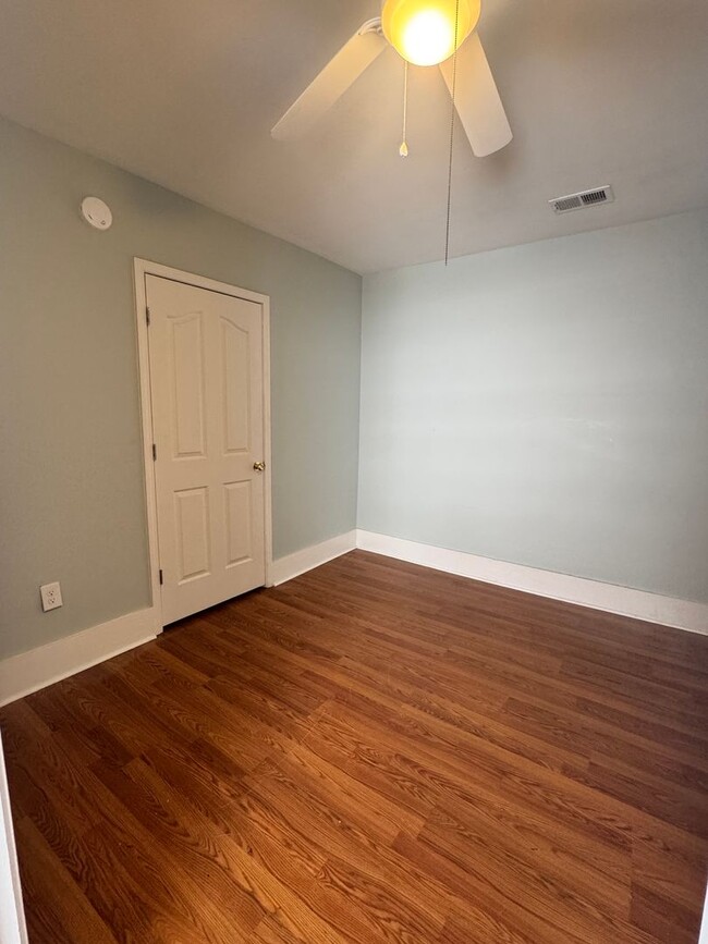 Building Photo - Charming Highlands Home | Sunroom, Off-Street Parking