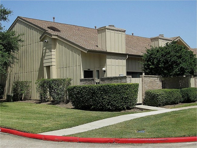 Building Photo - 3126 Windchase Blvd
