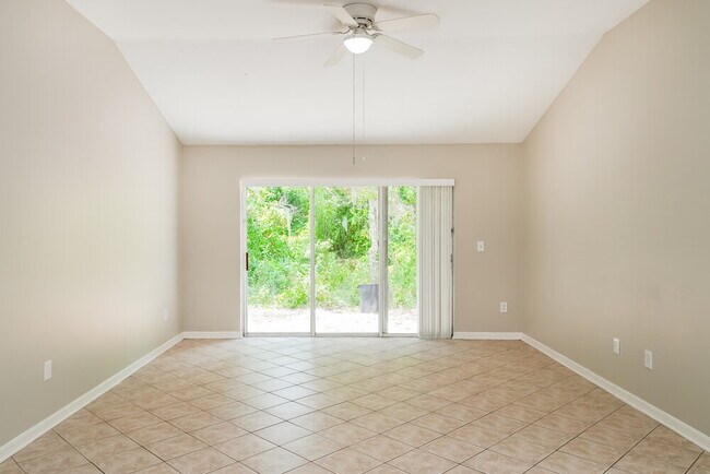 Foto del edificio - 15724 Cedar Elm Terrace