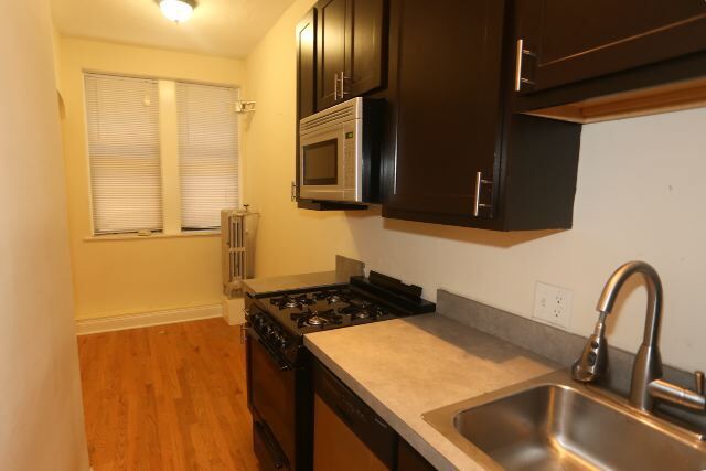 Building Photo - 4644 N Paulina St