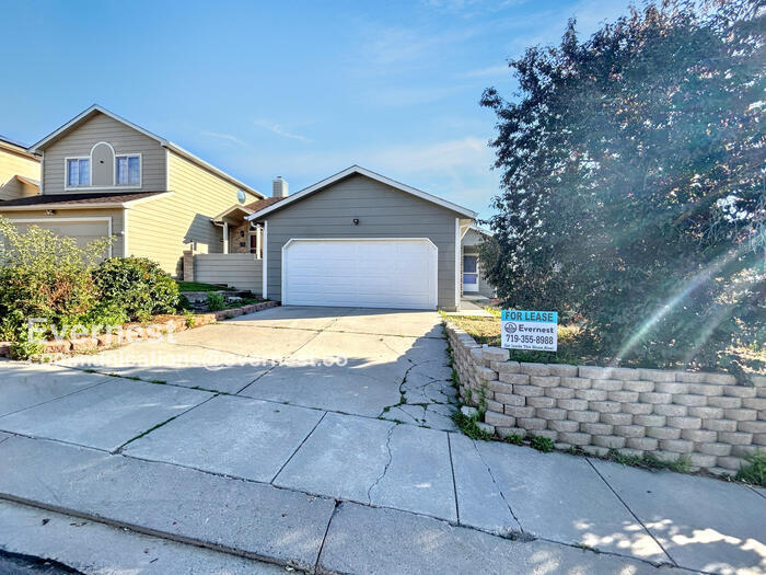 Foto principal - 5440 Jennifer Ln