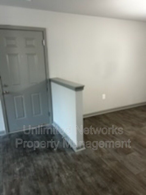Building Photo - 3302 Fairington Village Dr