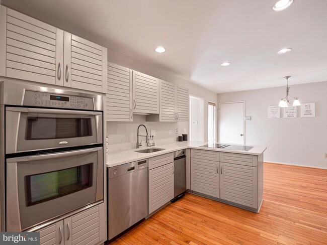 Building Photo - 7801 Whiterim Terrace