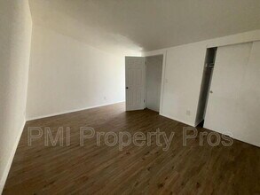 Building Photo - 9031A N 95th St